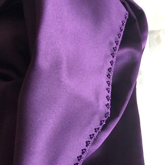 Bridesmaid dress size 12 with sash. Worn once. - Picture 5 of 5